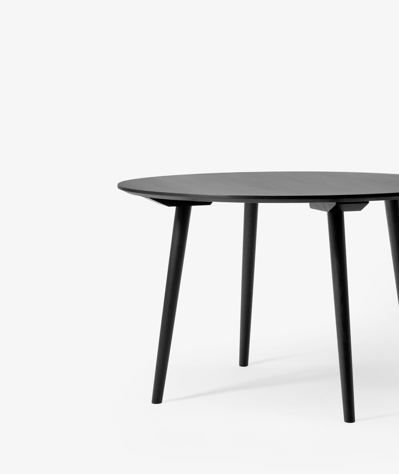 In Between Table SK4