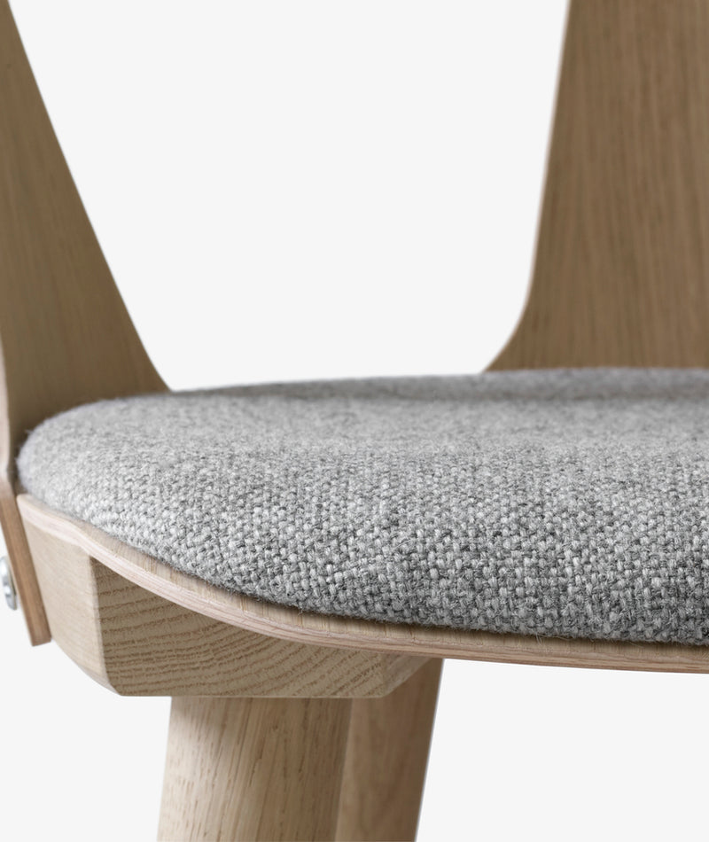 In Between Chair SK2