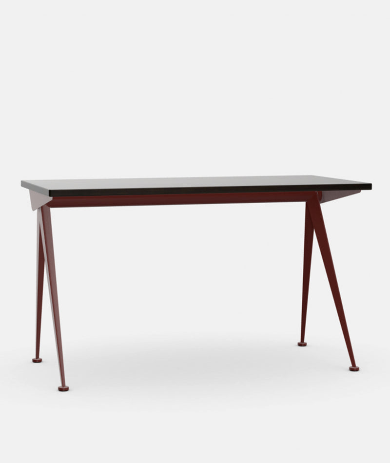 Compas Direction Desk